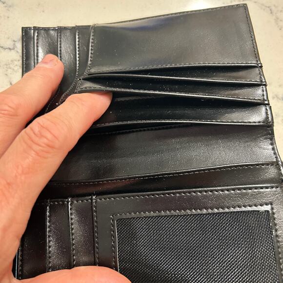 Vintage Guess Wallet Black Faux Leather Bi-fold with Snap pocket SOME WEAR - Picture 8 of 12